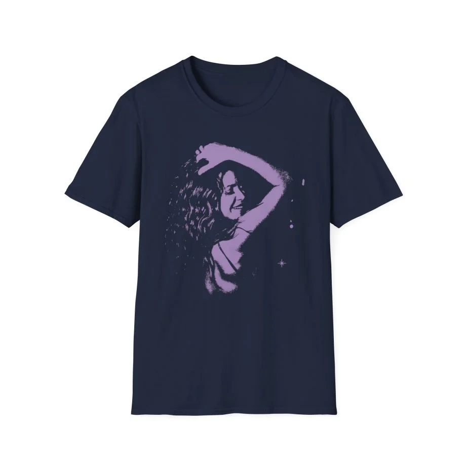 Shakira Se Pasa Rico Soltera Unisex Softstyle T-Shirt