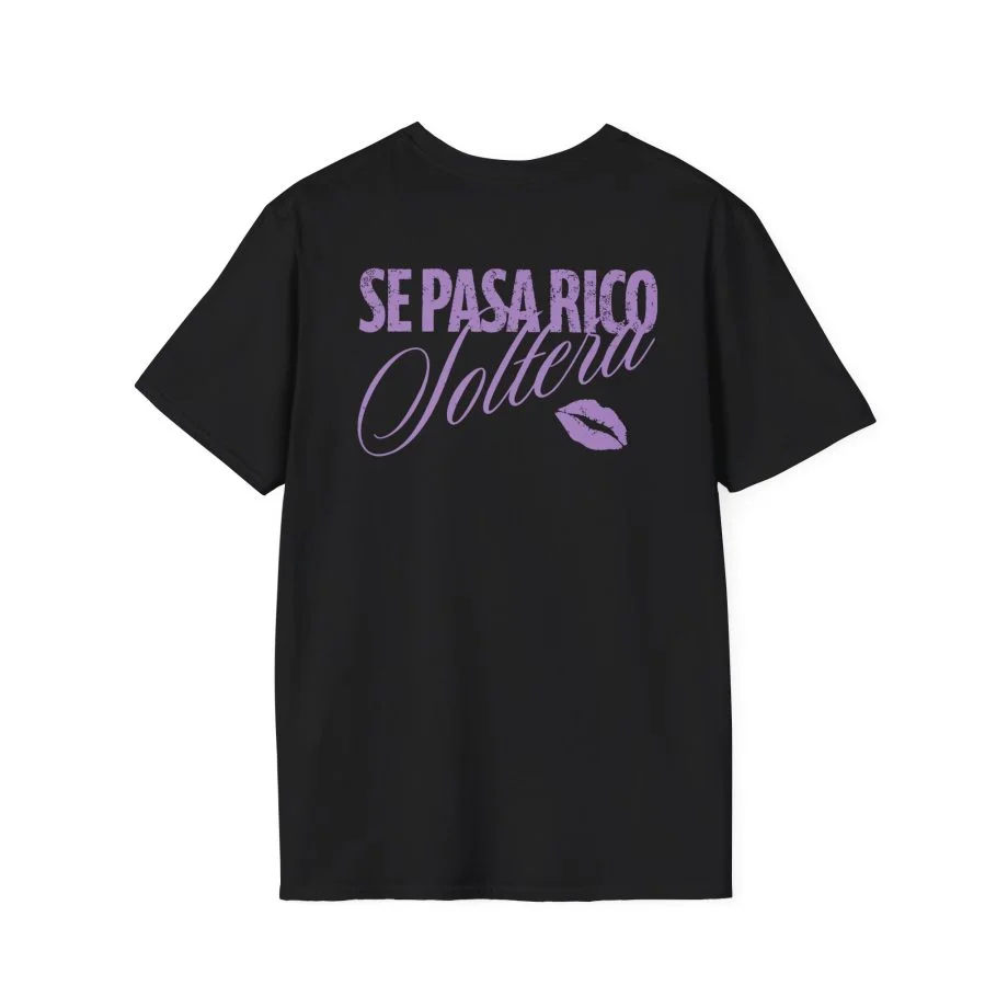 Shakira Se Pasa Rico Soltera Unisex Softstyle T-Shirt