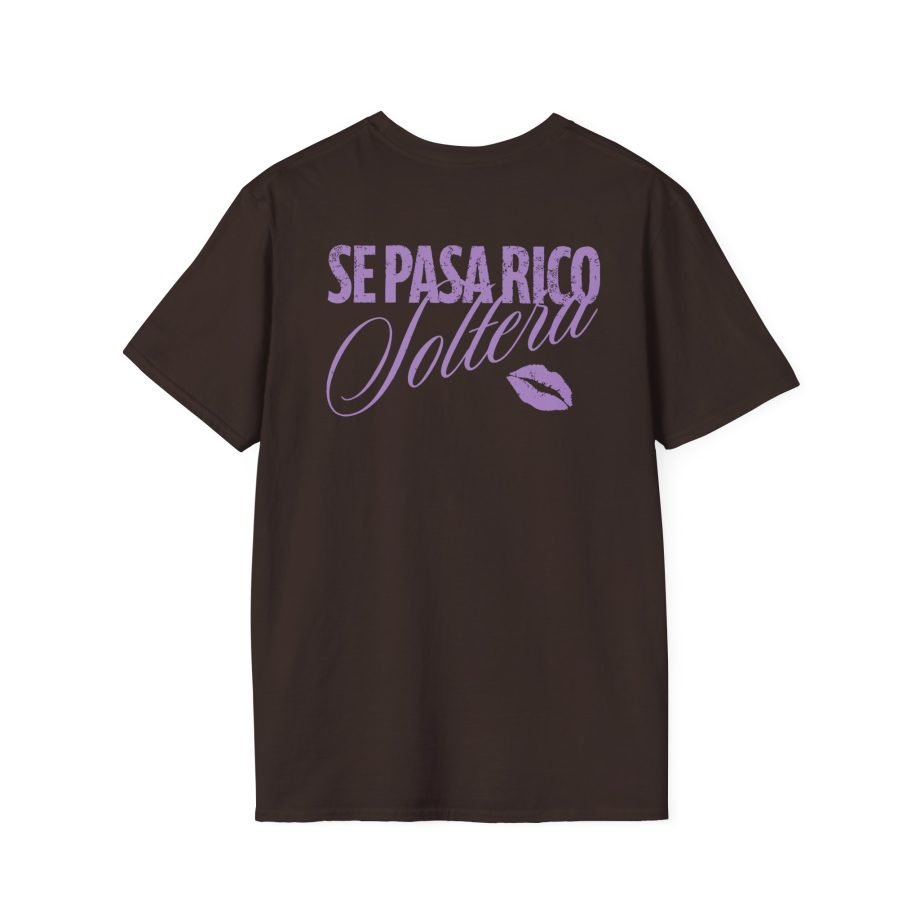 Shakira Se Pasa Rico Soltera Unisex Softstyle T-Shirt